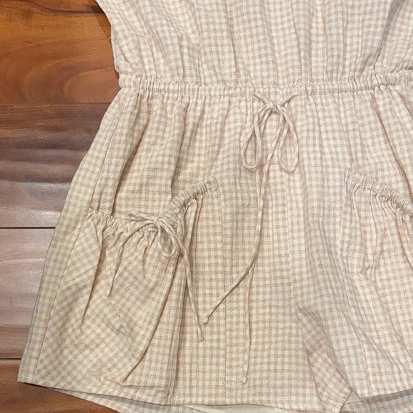Hersy Beige Checkered Romper with Pockets Size Small - Picture 4 of 10